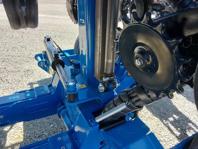 Image of Kinze 5670 equipment image 4