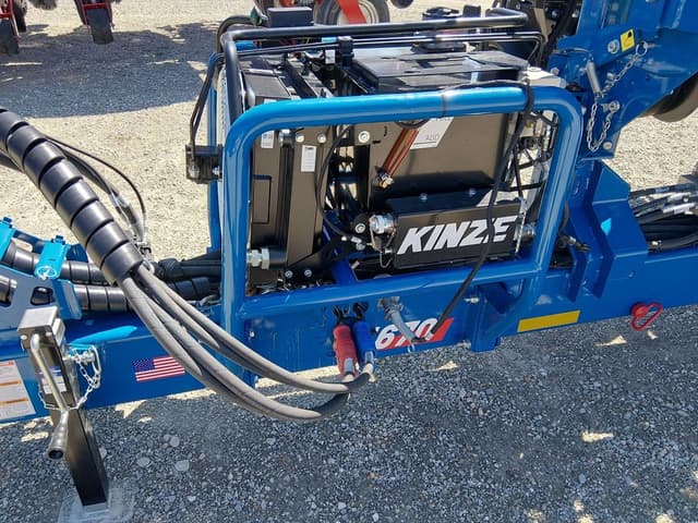 Image of Kinze 5670 equipment image 1