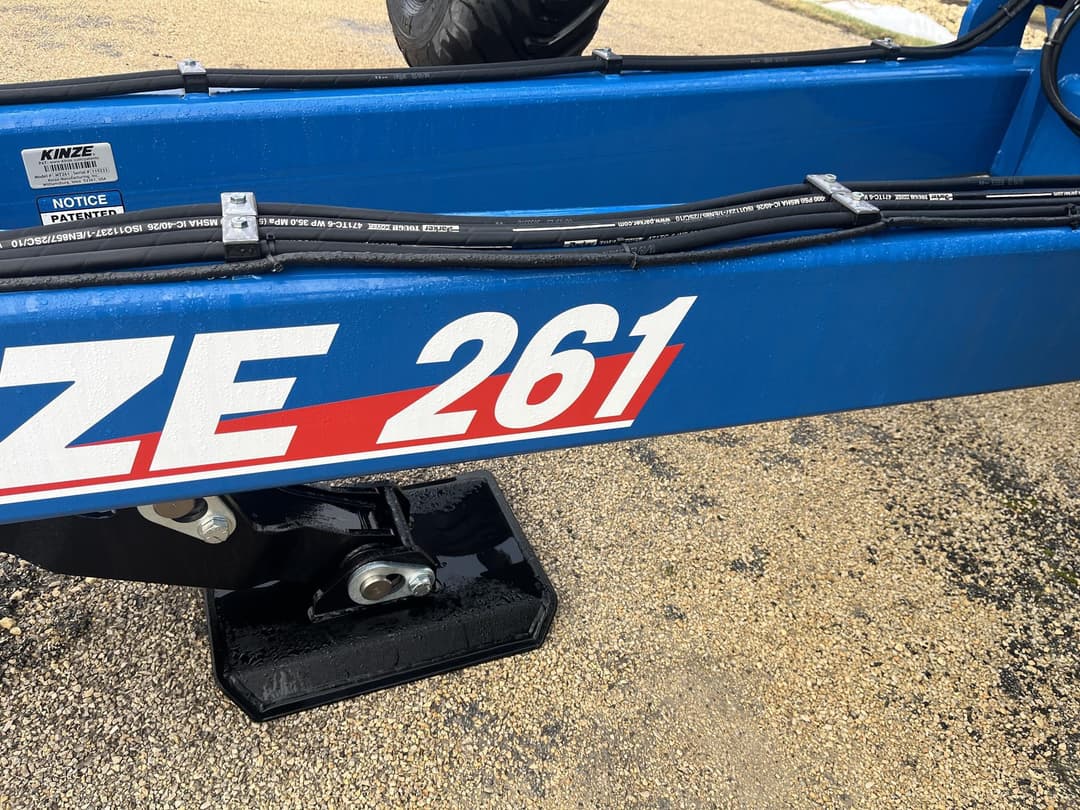Image of Kinze Mach Till 261 Image 1