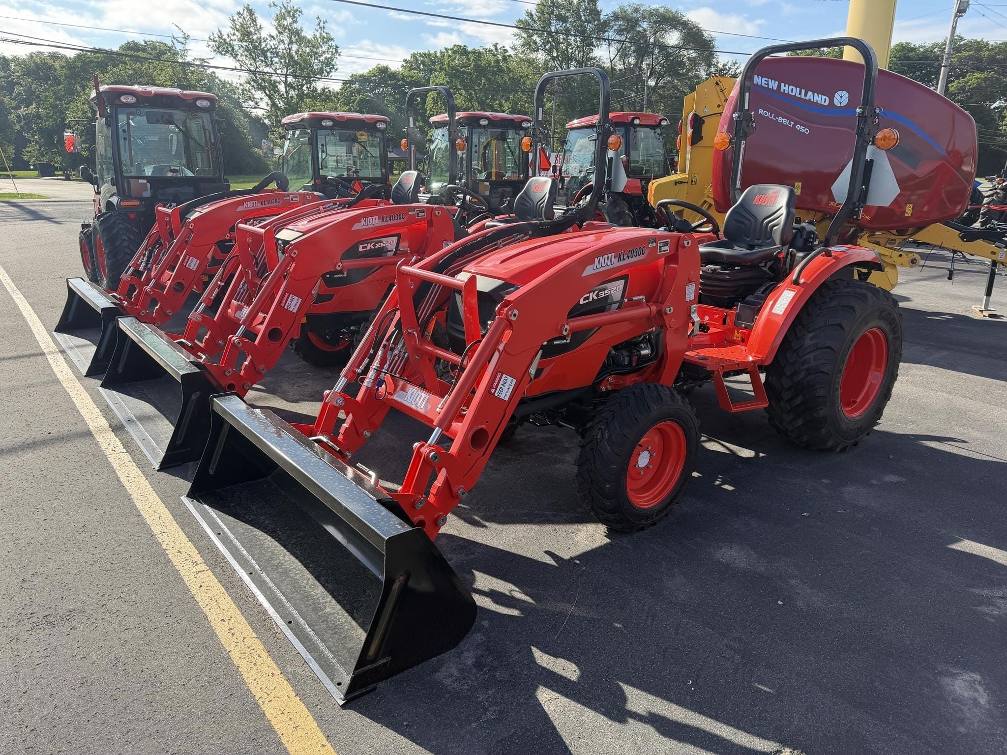 2026 Kioti CK3520HSE Equipment Image0