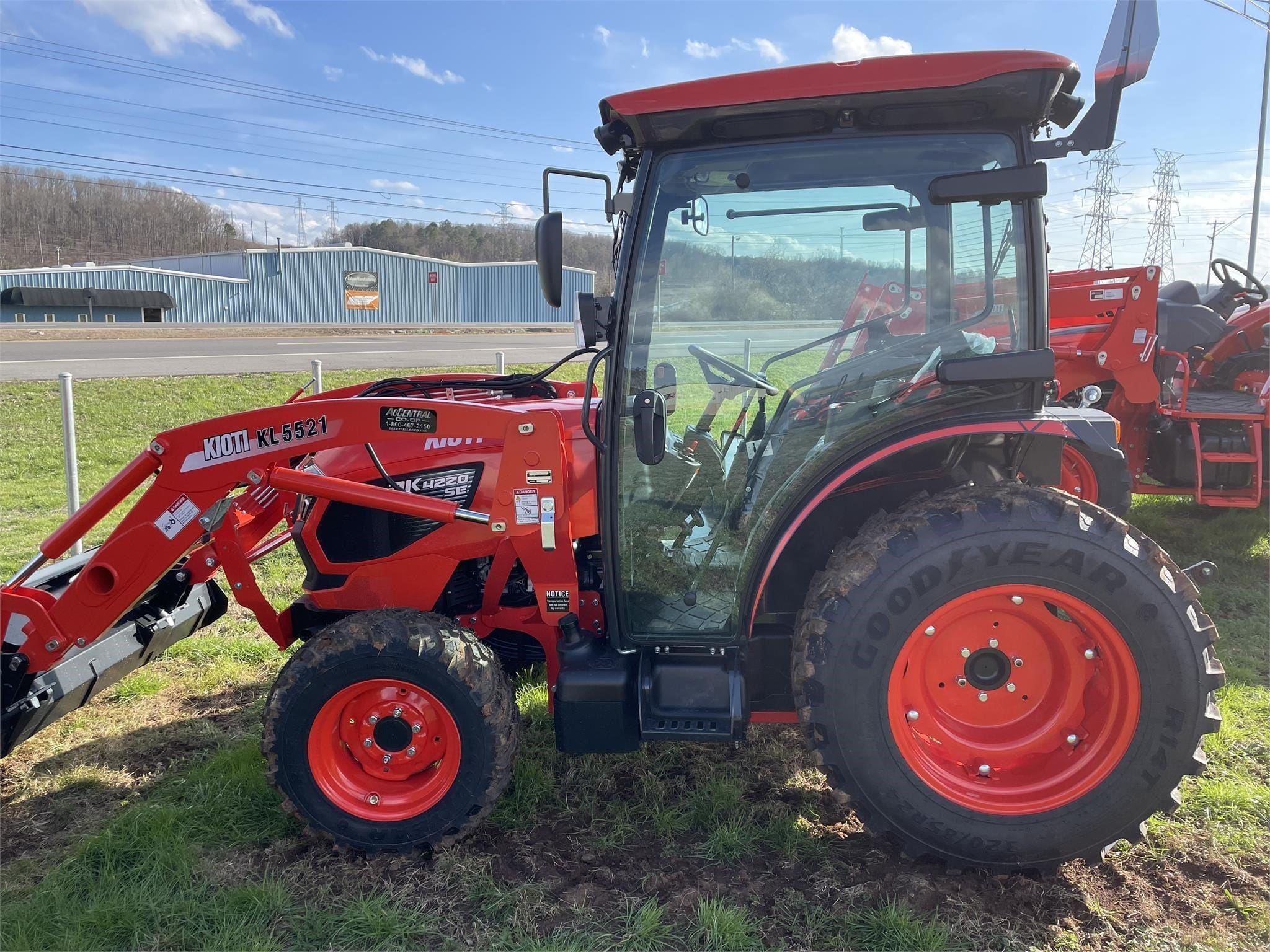 2026 Kioti DK4220SEH Equipment Image0