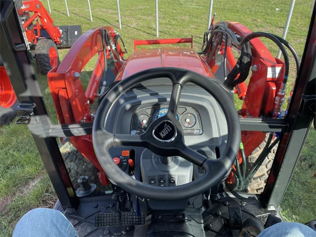 Image of Kioti DK4220SEH equipment image 2