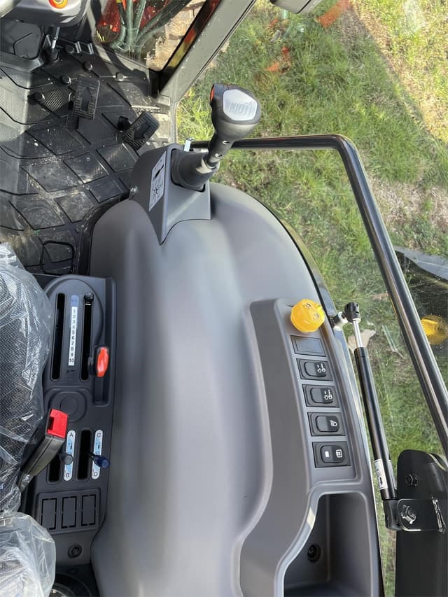 Image of Kioti DK4220SEH equipment image 3