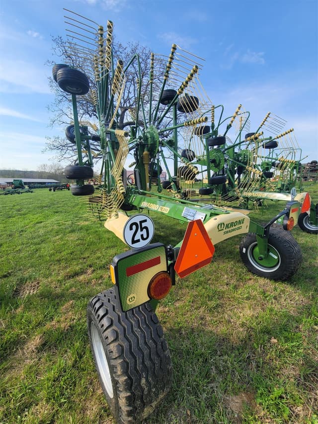 Image of Krone Swadro TC760 equipment image 3