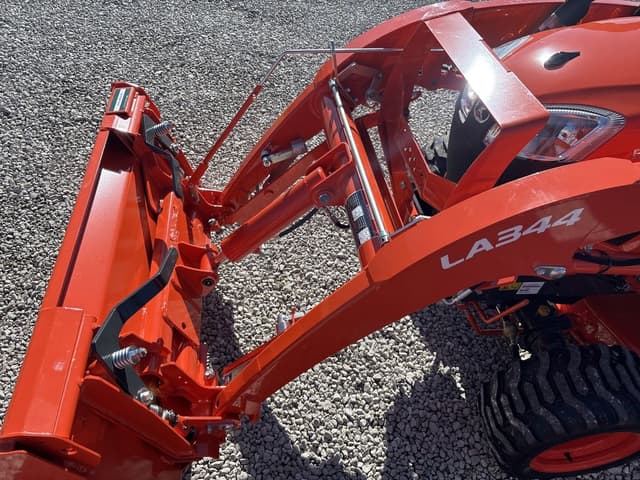Image of Kubota BX2380 equipment image 4