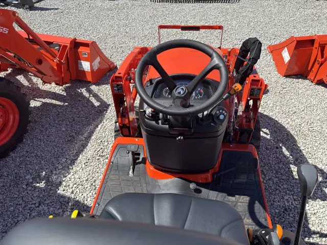 Image of Kubota BX23SLSB-R equipment image 4