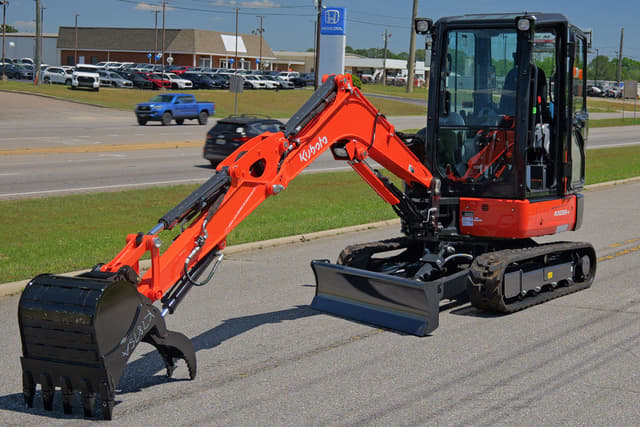 Image of Kubota KX033-4 equipment image 1