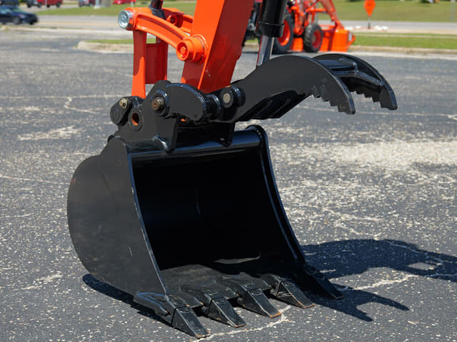Image of Kubota KX040-5 equipment image 3