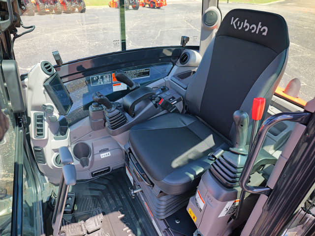 Image of Kubota KX040-5 equipment image 4