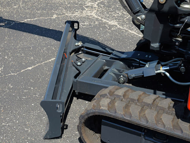 Image of Kubota KX040-5 equipment image 4