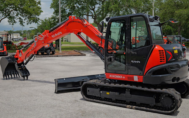 Image of Kubota KX080-5 equipment image 3