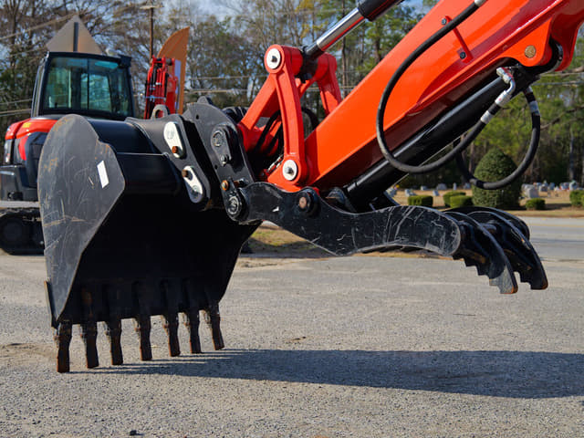 Image of Kubota KX080-5 equipment image 4