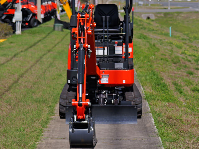 Image of Kubota U17 equipment image 4