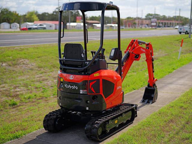 Image of Kubota U17 equipment image 3
