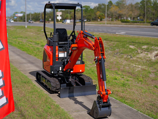 Image of Kubota U17 equipment image 1
