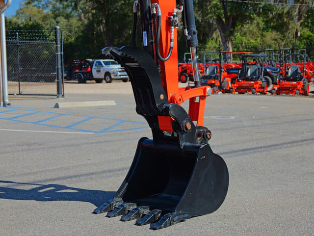 Image of Kubota U35-4 equipment image 4