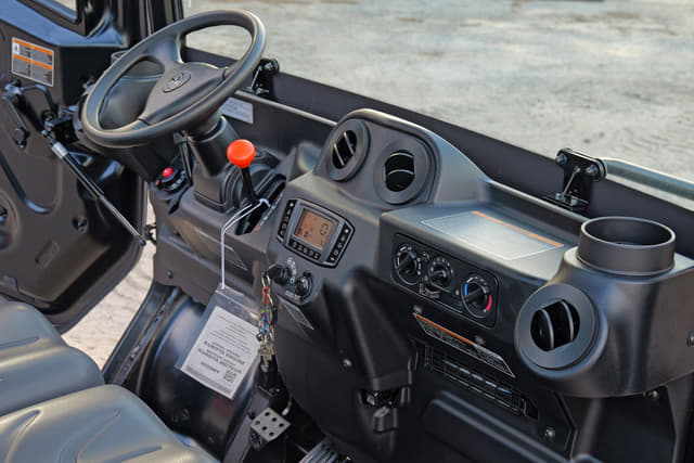 Image of Kubota RTV-X equipment image 2