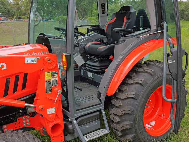 Image of Kubota L3770 Deluxe equipment image 4