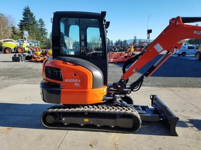 Image of Kubota KX033-4R3A equipment image 4