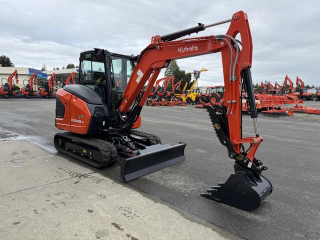 Image of Kubota KX040-5 equipment image 3