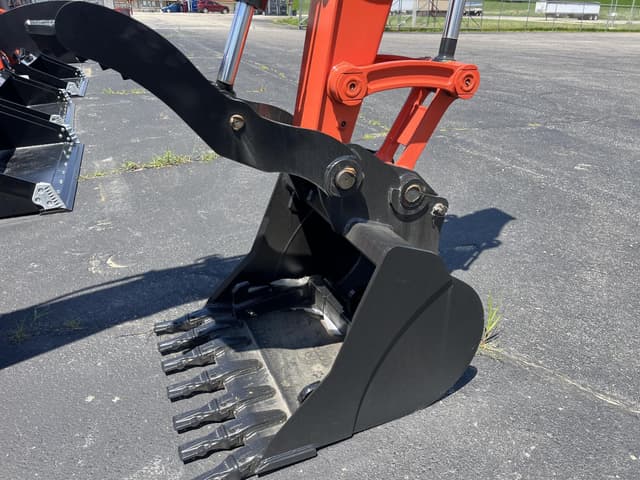 Image of Kubota KX080-5 equipment image 2