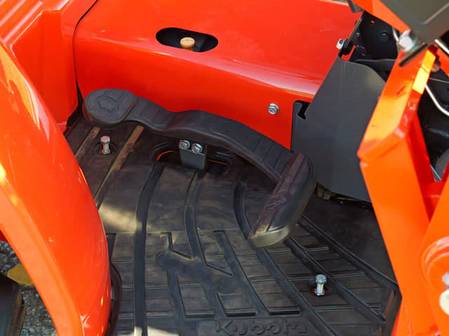 Image of Kubota L2501 equipment image 4