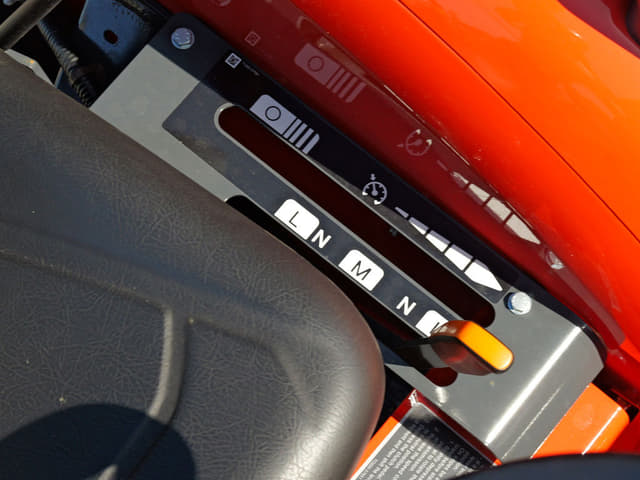 Image of Kubota L2501 equipment image 3