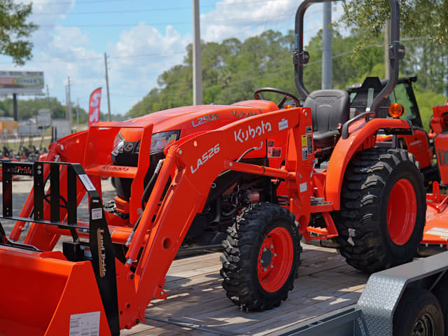 Image of Kubota L2501 equipment image 4