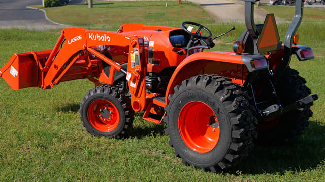 Image of Kubota L3902 equipment image 2