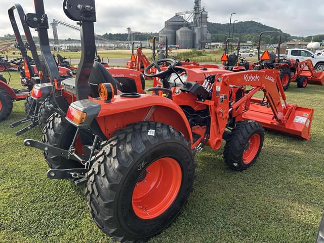 Image of Kubota L2502HST equipment image 2
