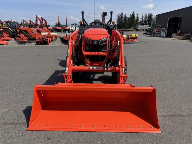 Image of Kubota L3770 Deluxe equipment image 2