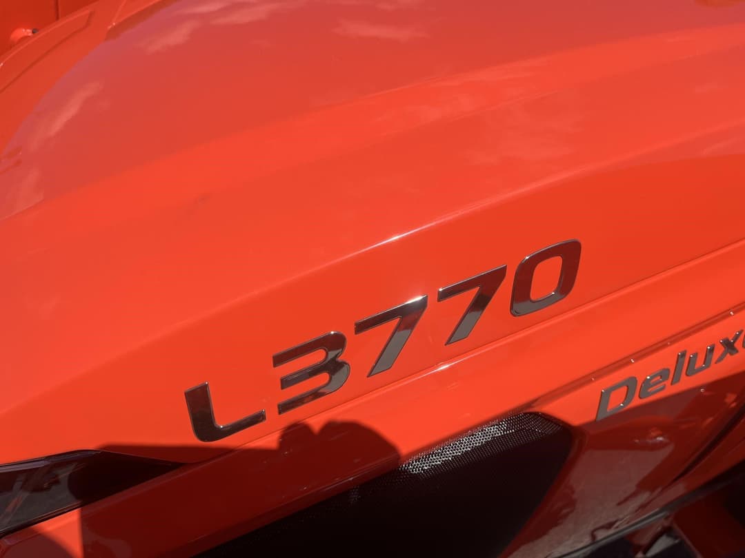 Image of Kubota L3770 Deluxe Image 1