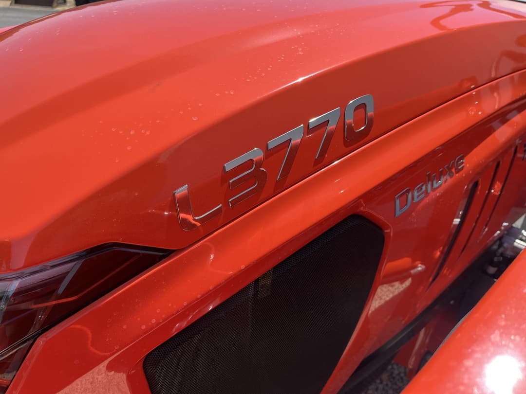 Image of Kubota L3770 Deluxe Image 1