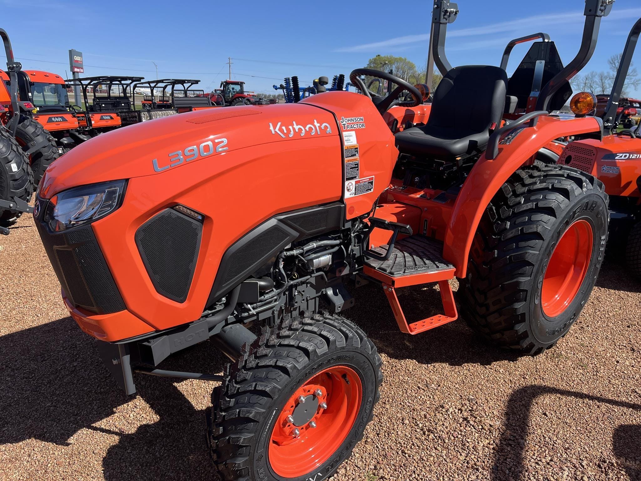 Main image Kubota L3902