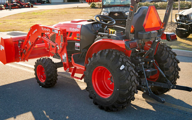Image of Kubota LX3520 equipment image 2