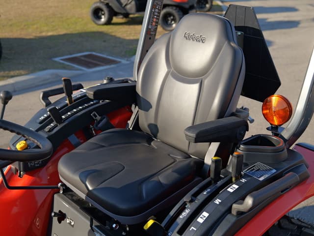 Image of Kubota LX3520 equipment image 4