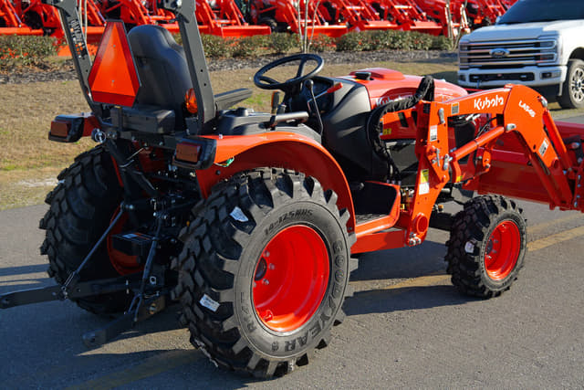 Image of Kubota LX3520 equipment image 3