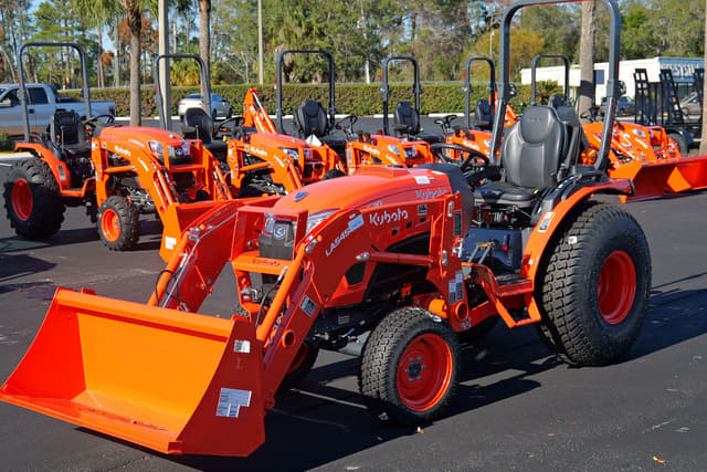 Image of Kubota LX3520 equipment image 1