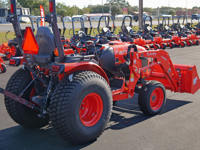 Image of Kubota LX3520 equipment image 3