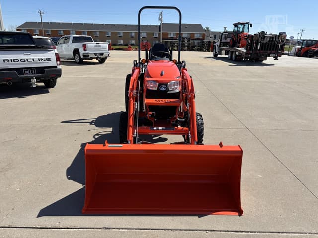 Image of Kubota LX2620HSD equipment image 2