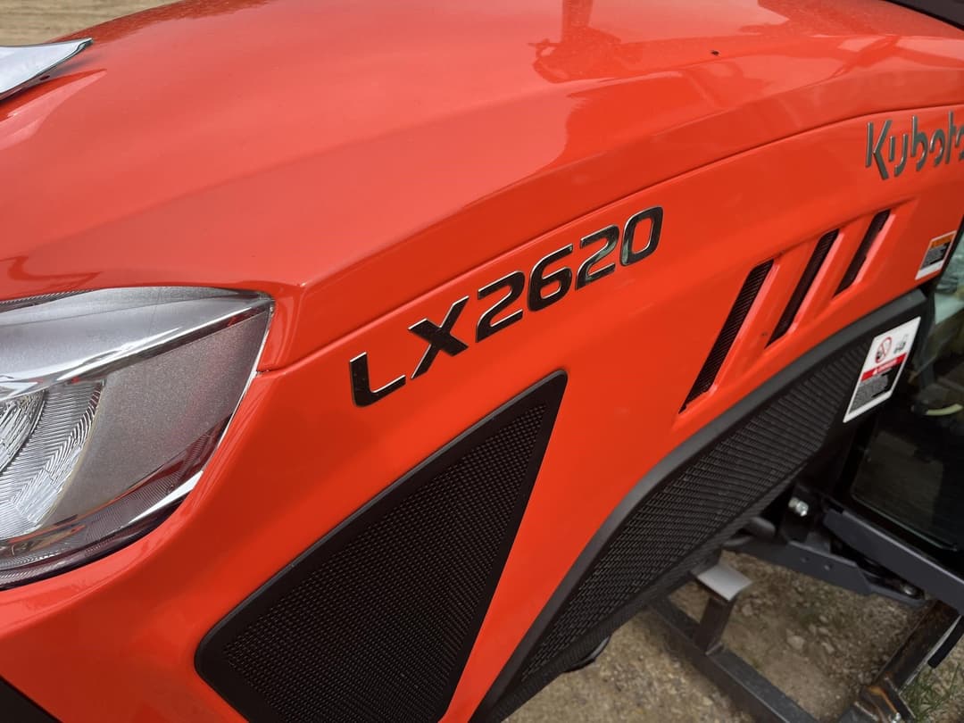 Image of Kubota LX2620HSDC Image 1