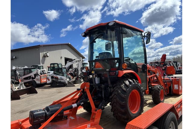 Image of Kubota LX2620HSDC equipment image 3