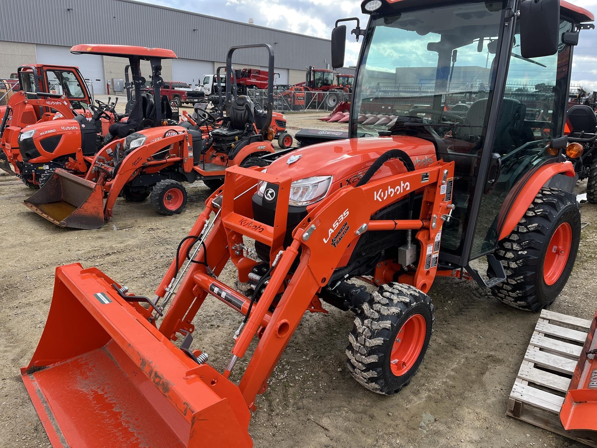 2026 Kubota LX2620HSDC Equipment Image0