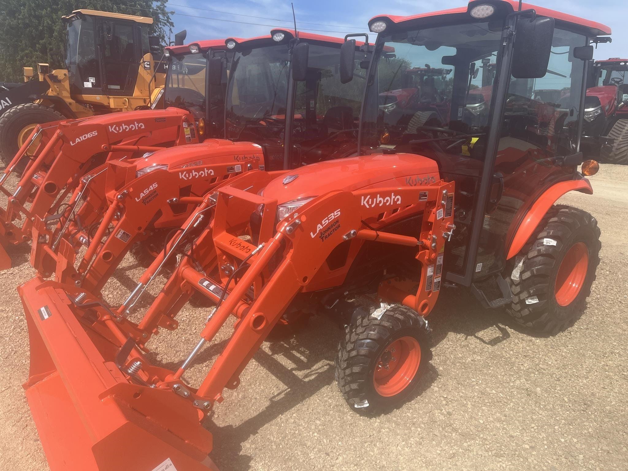 2026 Kubota LX2620HSDC Equipment Image0