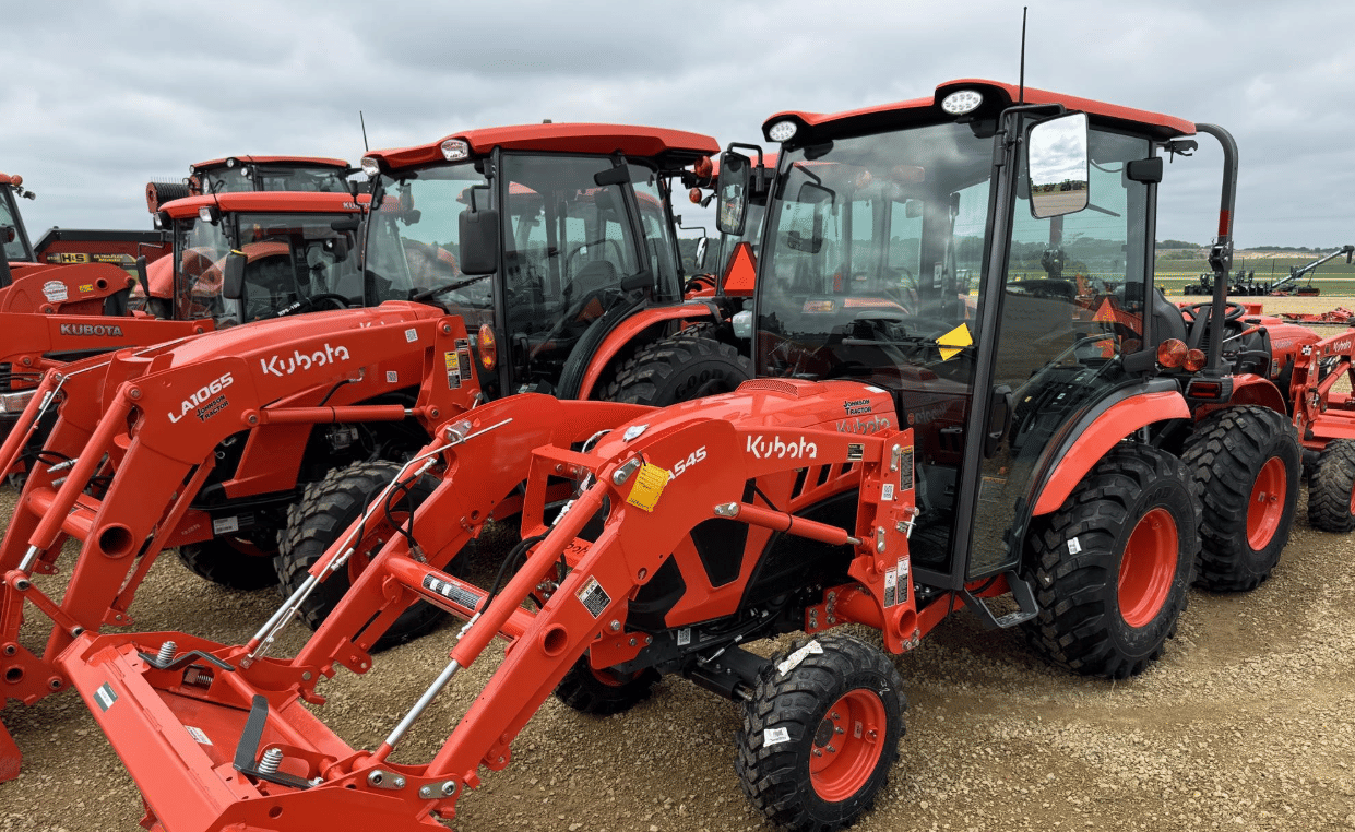 2026 Kubota LX3520HSDC Equipment Image0