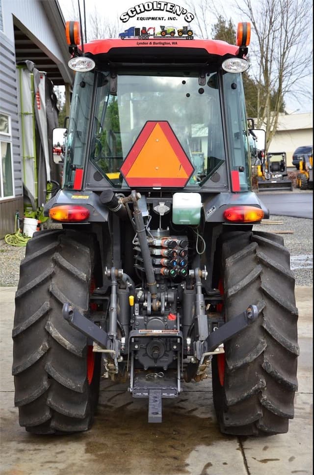 Image of Kubota M4N-071HDC12 equipment image 4