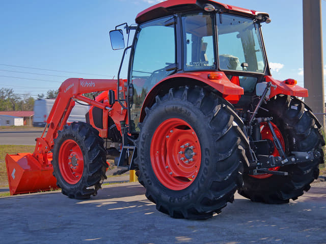 Image of Kubota M5-091 equipment image 3