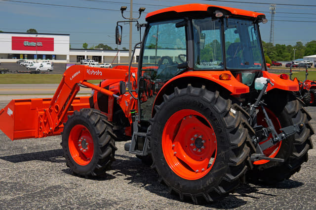Image of Kubota M5-111 equipment image 3