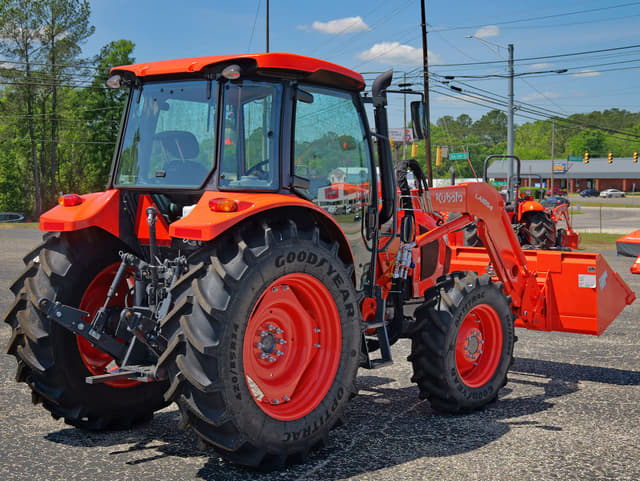 Image of Kubota M5-111 equipment image 2