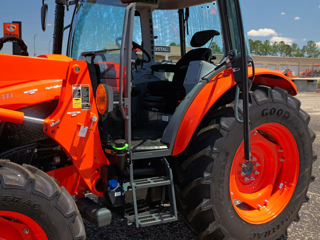Image of Kubota M5-111 equipment image 4